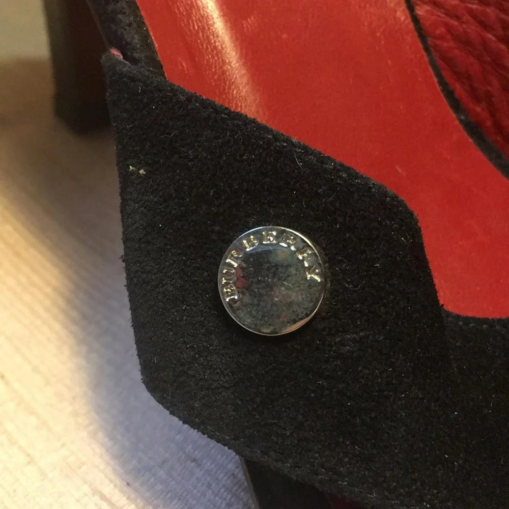 Burberry suede heel shoes
